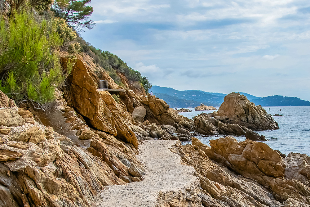 au pied du massif des maures