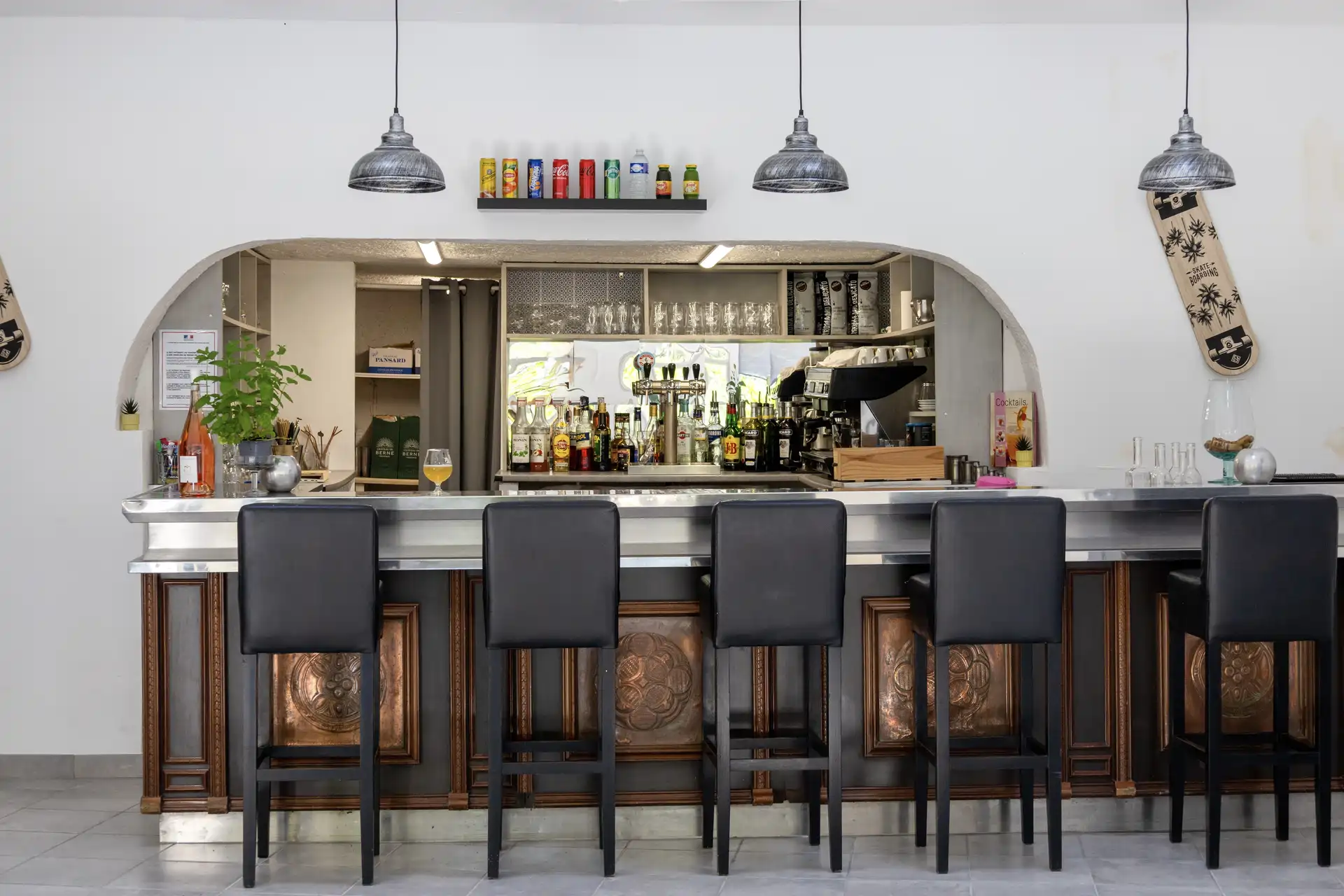 bar restaurant 2